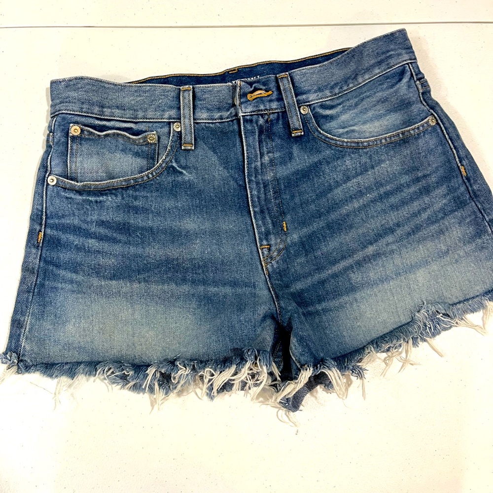 J. CREW RELAXED CUT OFF SHORTS  (a144)
